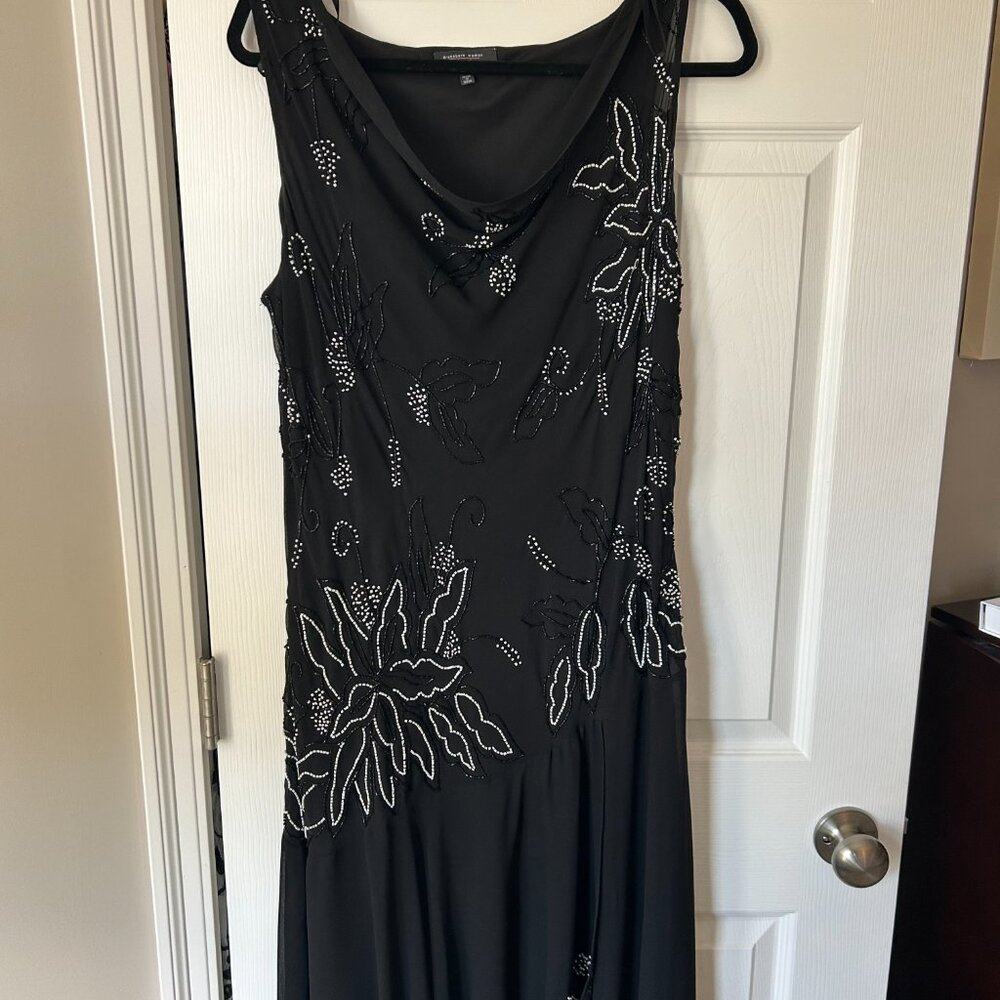 Black mid gown with sequencing - Picture 4 of 4